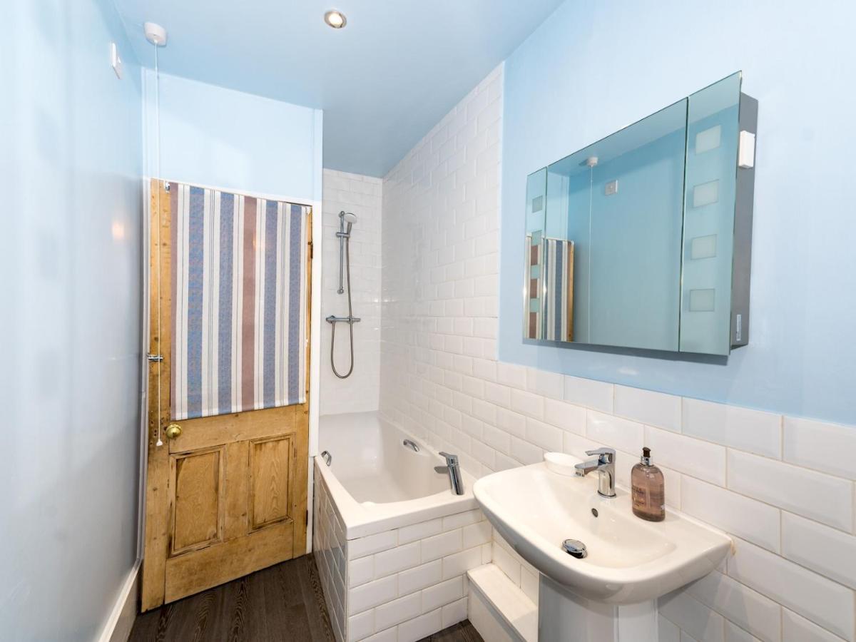 Pass The Keys 3 Storey Townhouse Shrewsbury Dış mekan fotoğraf