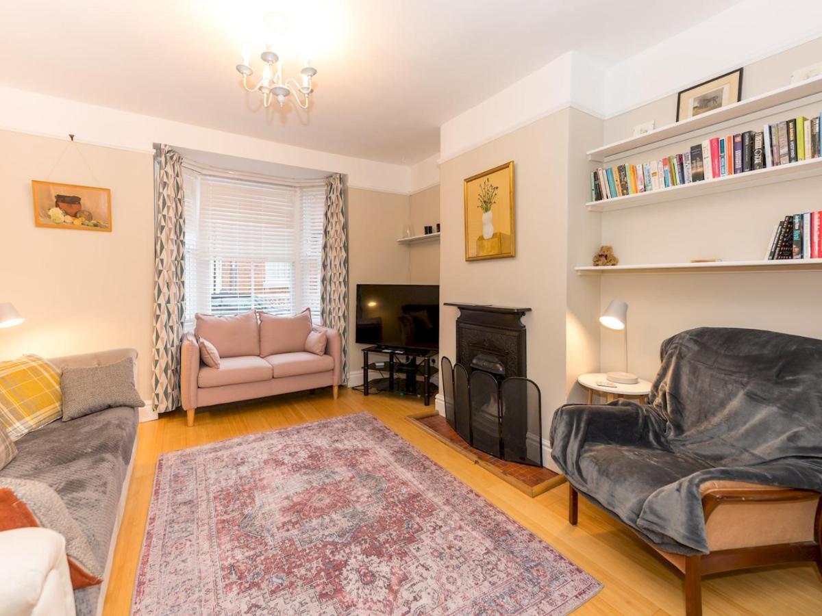 Pass The Keys 3 Storey Townhouse Shrewsbury Dış mekan fotoğraf
